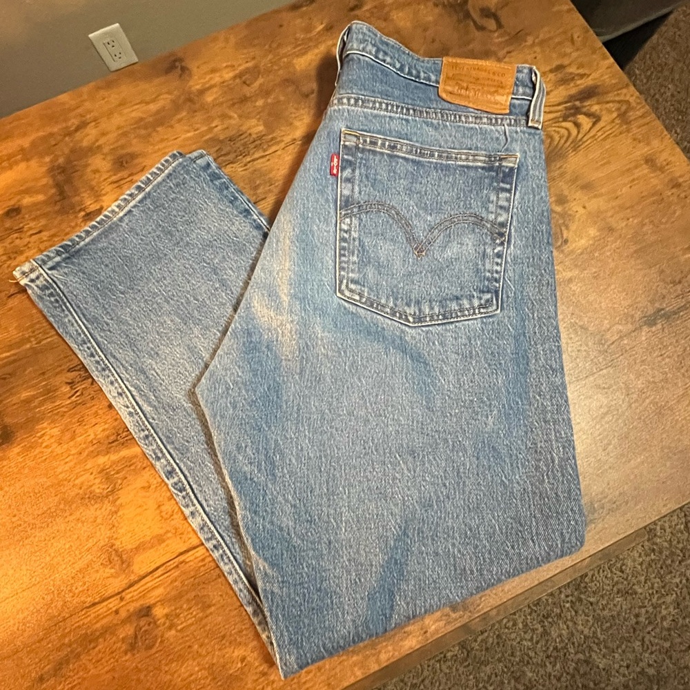 Levi’s Wedgie Straight Leg Sz. 29